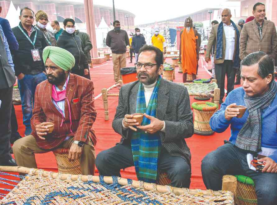Naqvi: Hunar Haat has given employment opportunities to over 5L artisans in 5 yrs Naqvi: Hunar Haat has given employment opportunities to over 5L artisans in 5 yrs