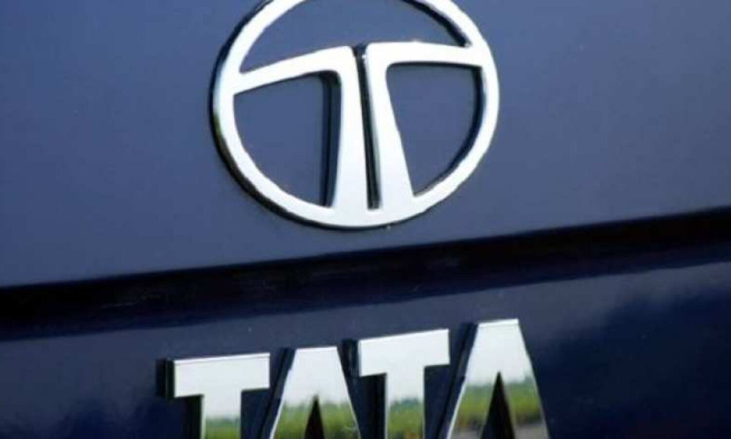 Tata Motors launches i-Turbo petrol variant of premium hatchback Altroz