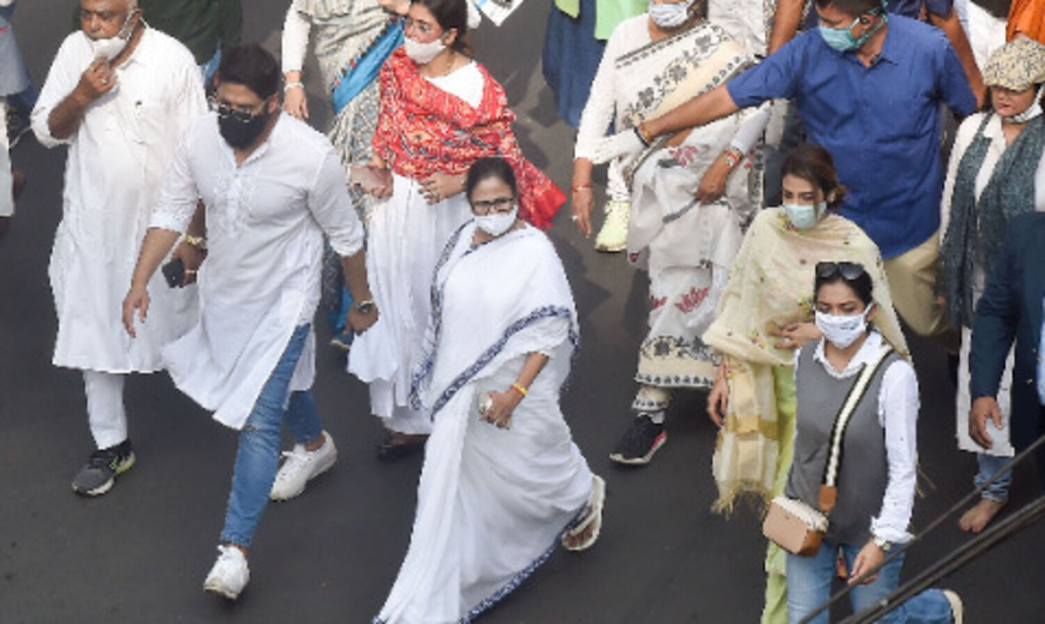 Mamata refuses to speak amid chants of Jai Shri Ram at Netaji event