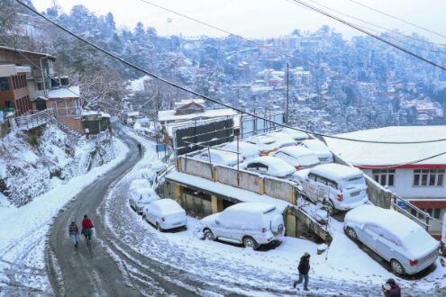 Intense cold wave in Kashmir