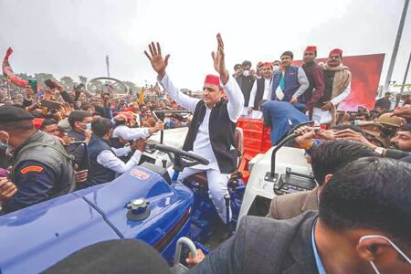 Akhilesh criticises Adityanath, BJP govts in state & Centre Akhilesh criticises Adityanath, BJP govts in state & Centre