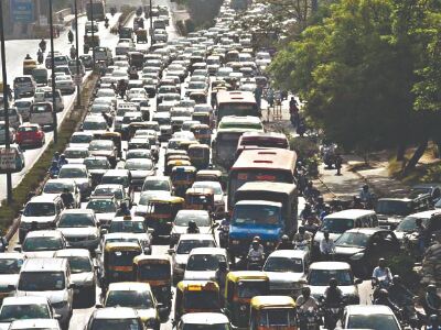 Commuters face hardships due to traffic restrictions on major routes in Capital Commuters face hardships due to traffic restrictions on major routes in Capital