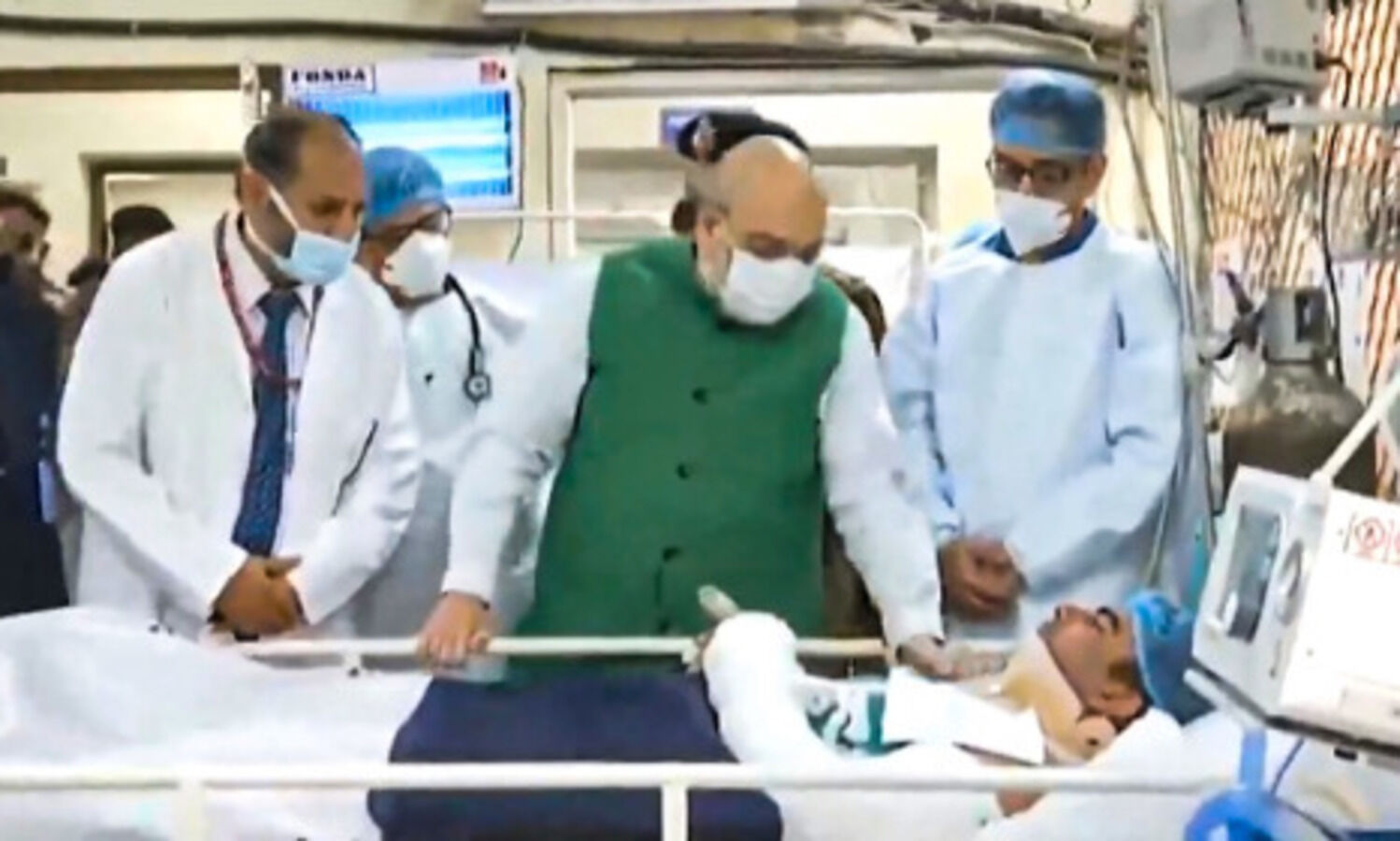 HM Amit Shah visits hospital to enquire about health of cops injured in R-Day violence
