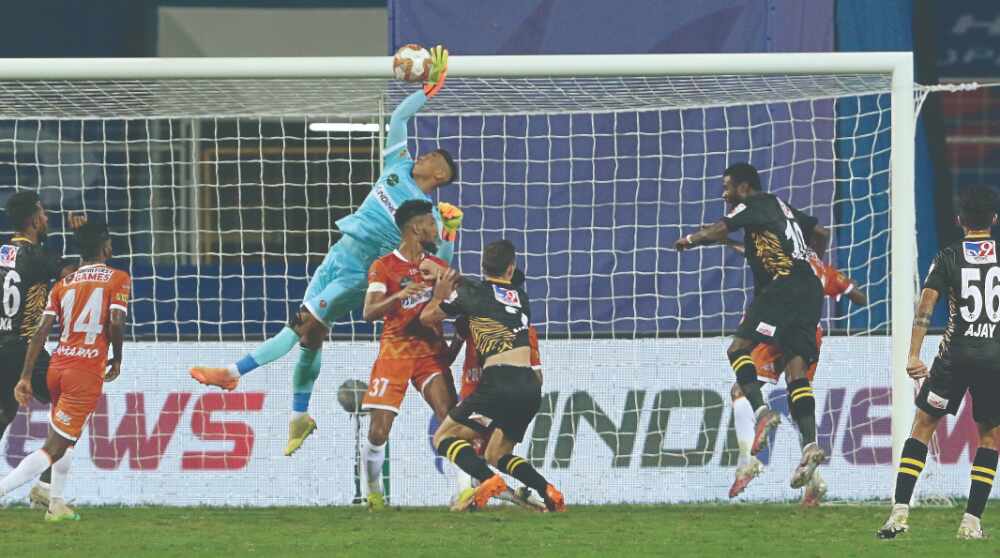 FC Goa hold SC East Bengal 1-1 after Bedia red card FC Goa hold SC East Bengal 1-1 after Bedia red card