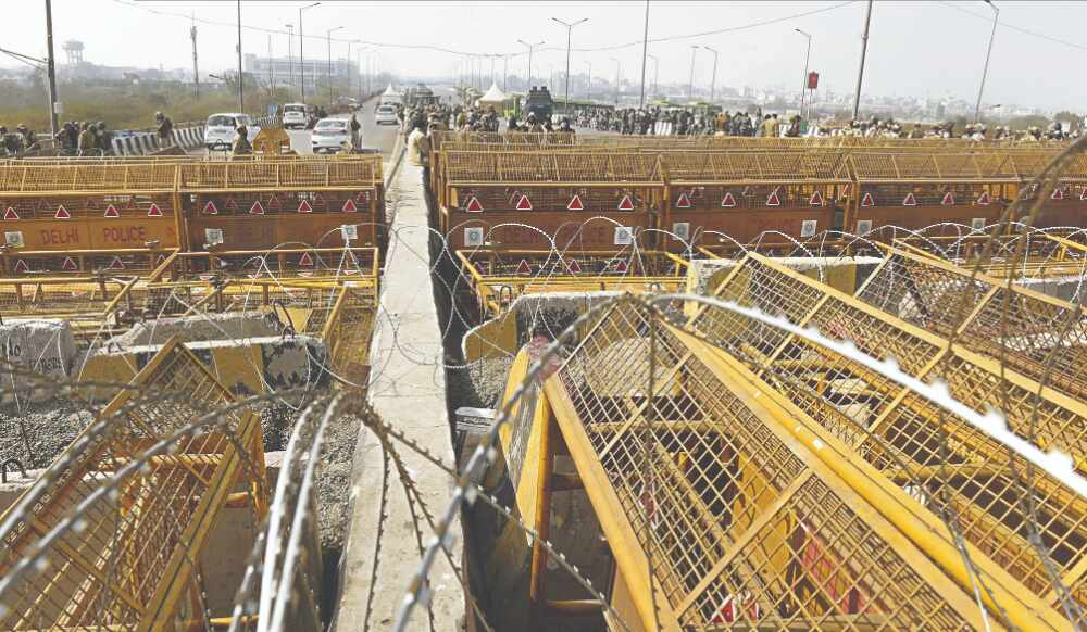 Borders fortified, net, supplies cut off, but resolve strong Borders fortified, net, supplies cut off, but resolve strong