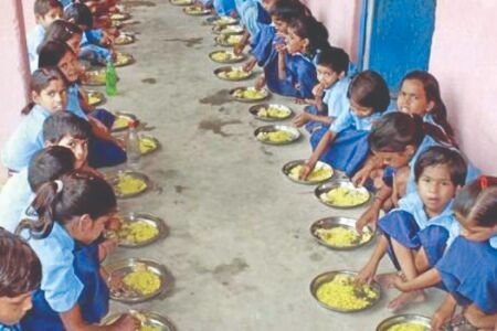 Mid-day meal scheme should be re-activated with provision of cooked meals on reopening of schools