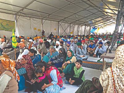 Libraries at Singhu soar in popularity  following orders suspending Internet