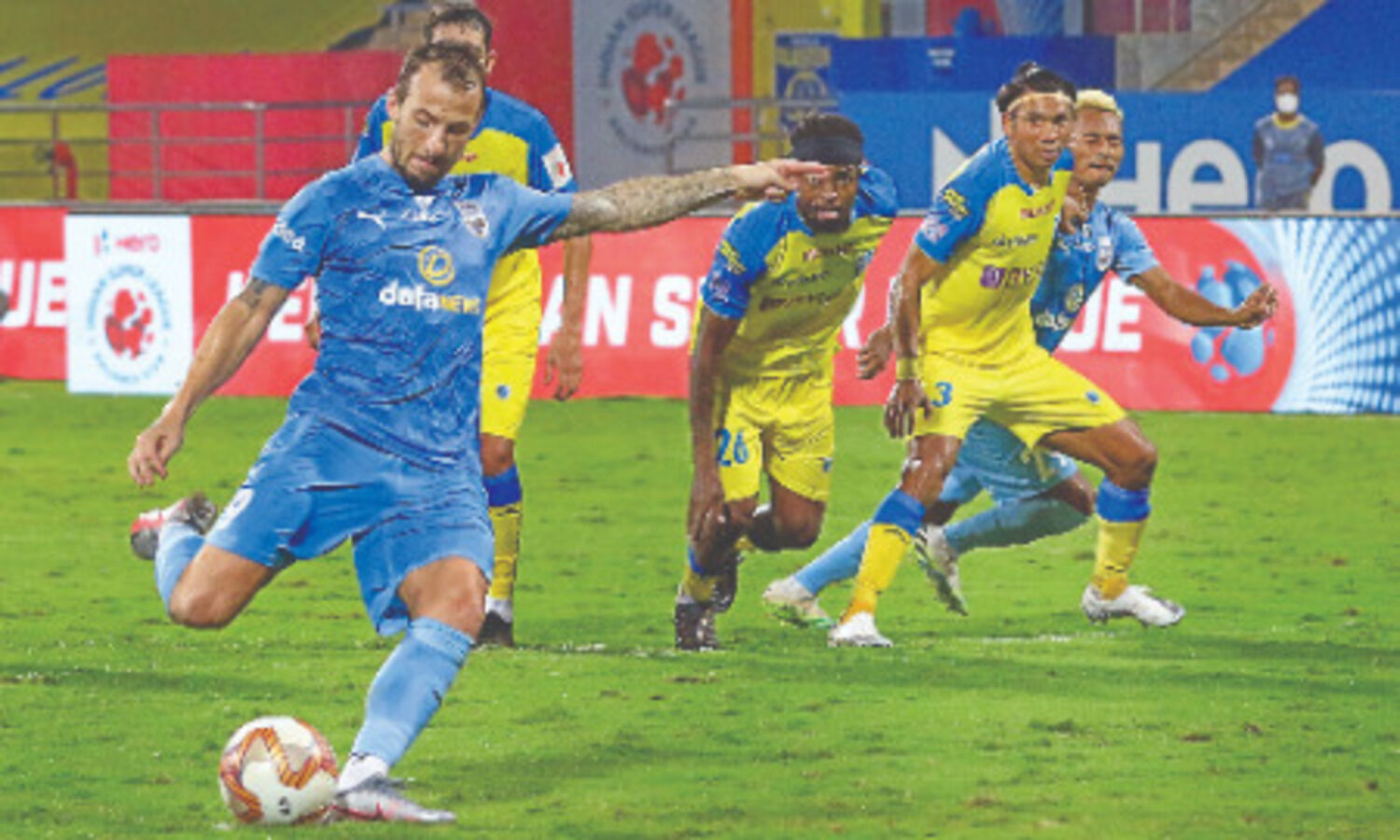Mumbai City claw back to beat Kerala Blasters FC 2-1