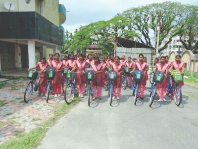 Sabuj Sathi cycles for class IX students
