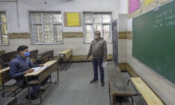 Govt to give Rs 5K scholarships to 1K meritorious students of class 9 Govt to give Rs 5K scholarships to 1K meritorious students of class 9