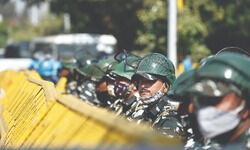 Tight vigil at protest sites; 10 Metro stations closed briefly Tight vigil at protest sites; 10 Metro stations closed briefly