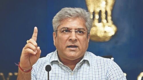 Govt kicks-off first week of Switch Delhi campaign with focus on 2-wheelers