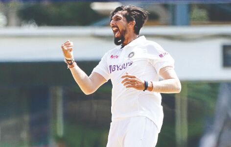 Ishant becomes 3rd Indian pacer to take 300 Test wickets Ishant becomes 3rd Indian pacer to take 300 Test wickets