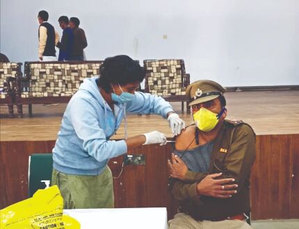 Nearly 33K vaccinated in Ggm as turnout rises; hesitancy in Gzb, Noida Nearly 33K vaccinated in Ggm as turnout rises; hesitancy in Gzb, Noida