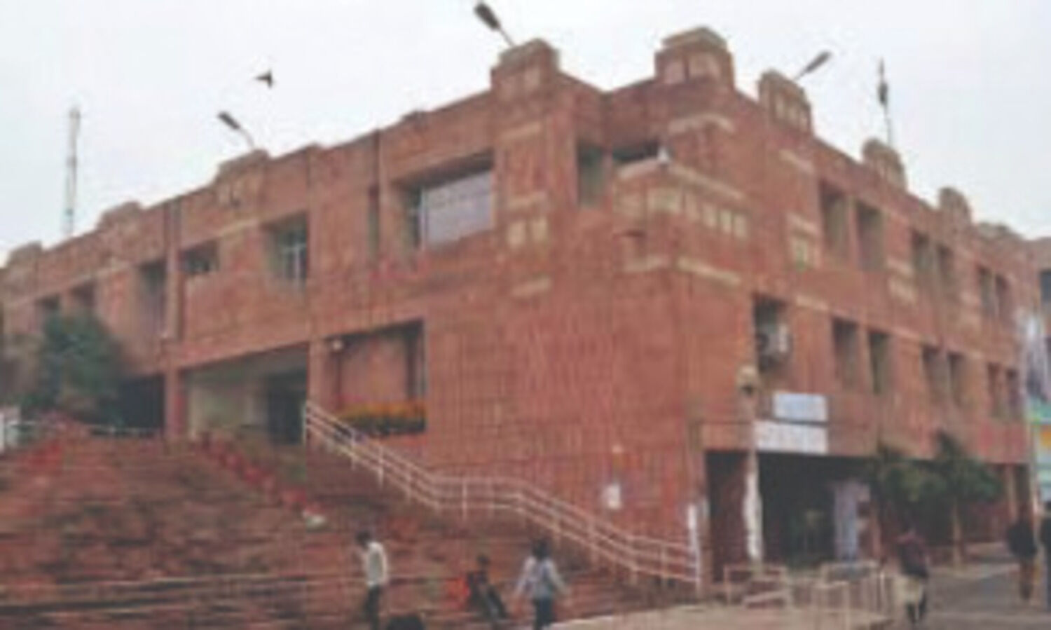 JNU allows final-year PhD scholars to return to campus