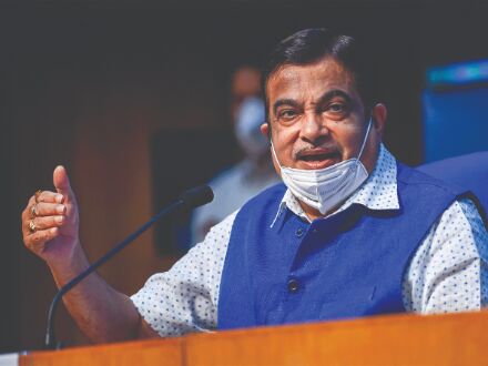 Owners must adopt FASTag; deadline wont be extended, says Gadkari Owners must adopt FASTag; deadline wont be extended, says Gadkari