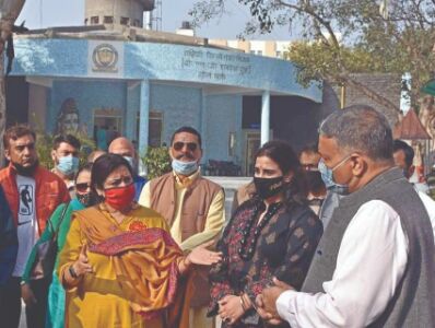 Meenakshi Lekhi inaugurates SDMCs new CNG crematorium at Green Park Meenakshi Lekhi inaugurates SDMCs new CNG crematorium at Green Park