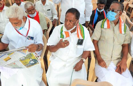 Ahead of Rahul Gandhis Pondy visit, trouble mounts for Cong govt as one more Cong MLA resigns