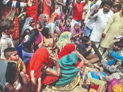 Rahul, Priyanka target UP govt over Unnao incident Rahul, Priyanka target UP govt over Unnao incident