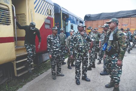 Poll preparedness: 12 companies of central forces reach Bengal, 30 more to arrive today Poll preparedness: 12 companies of central forces reach Bengal, 30 more to arrive today
