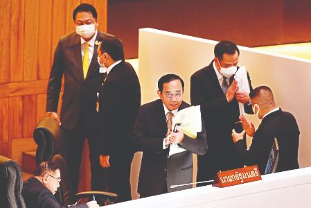 Thailands prime minister survives no-confidence vote Thailands prime minister survives no-confidence vote