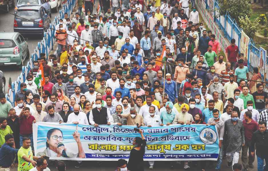 Trinamool holds protest march against spiralling fuel prices
