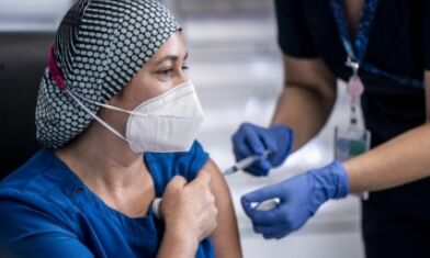 Chile vaccinates over 2.8m people against Covid-19 Chile vaccinates over 2.8m people against Covid-19