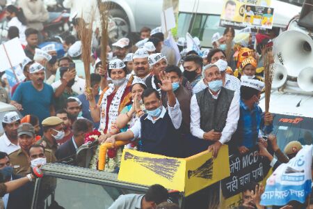 CM Kejriwal promises Rs 100 crore for sewer line project in Bawana CM Kejriwal promises Rs 100 crore for sewer line project in Bawana