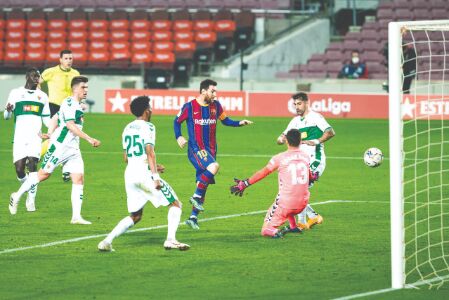 Messi leads Barcelona to win over Elche in Spanish League Messi leads Barcelona to win over Elche in Spanish League