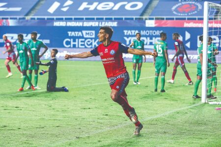 Jamshedpur FC hold on to sixth spot after beating Bengaluru in five-goal thriller Jamshedpur FC hold on to sixth spot after beating Bengaluru in five-goal thriller