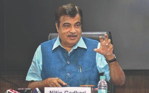 Increase localisation to 100%: Gadkari urges auto component manufacturers Increase localisation to 100%: Gadkari urges auto component manufacturers