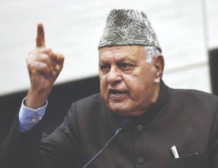 Farooq wants Cong to be strong to fight divisive forces in country