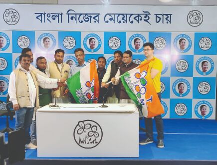 At least 6 eminent members of Millat–E–Islamiya join TMC At least 6 eminent members of Millat–E–Islamiya join TMC