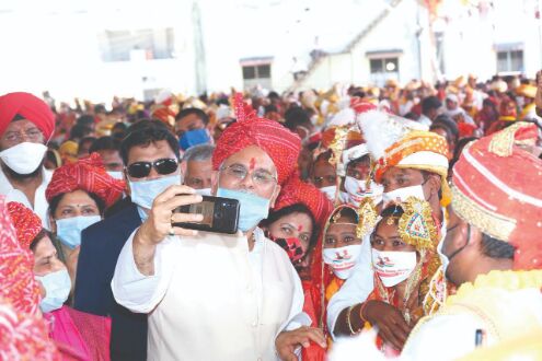 Mass marriage of 3,229 couples in Chhattisgarh recorded in Golden Book of World Records Mass marriage of 3,229 couples in Chhattisgarh recorded in Golden Book of World Records