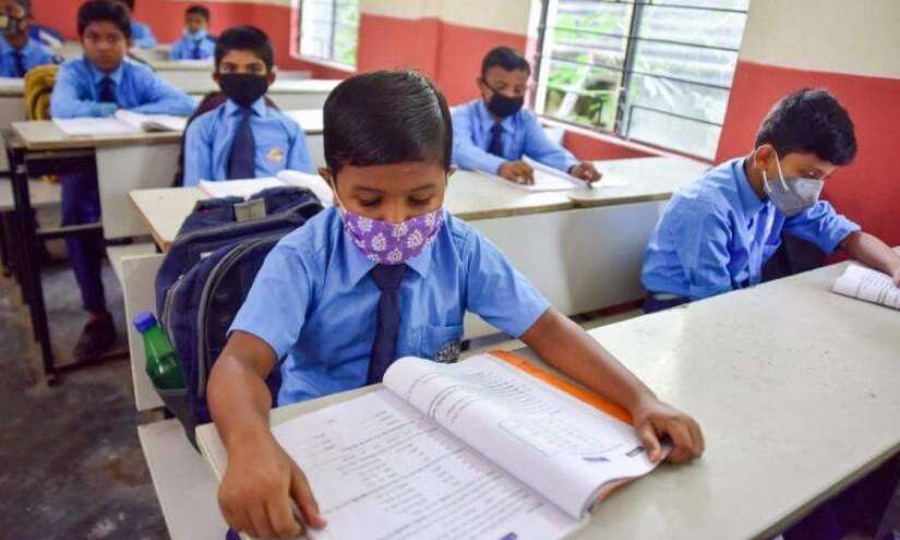 Schools in Kashmir reopen for classes 9 to 12 after a year Schools in Kashmir reopen for classes 9 to 12 after a year