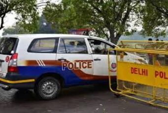 Delhi Police directs cops to uninstall banned apps after some found using them Delhi Police directs cops to uninstall banned apps after some found using them
