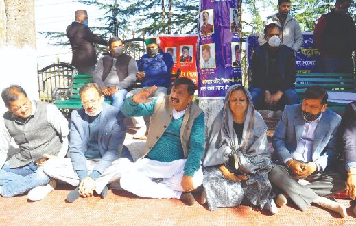 Chief Minister should be blamed for manhandling of Governor: Agnihotri Chief Minister should be blamed for manhandling of Governor: Agnihotri