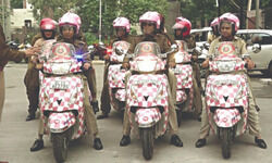 Delhi Police to maximise visibility of women cops on roads & in stns Delhi Police to maximise visibility of women cops on roads & in stns