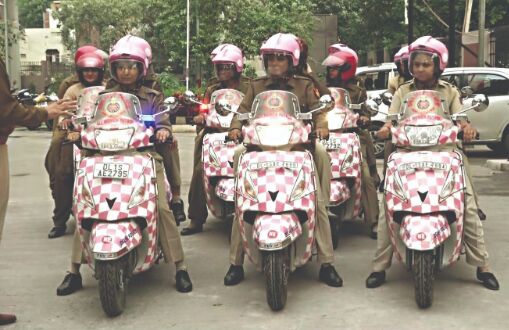 Delhi Police to maximise visibility  of women cops on roads & in stns