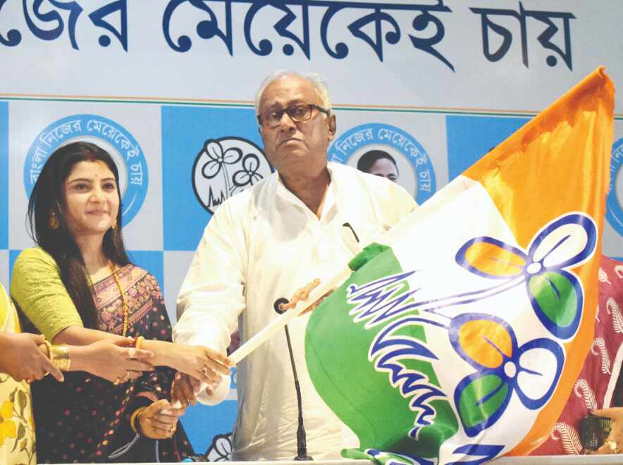 Aditi Munshi joins TMC, says grateful that Didi felt Im worthy