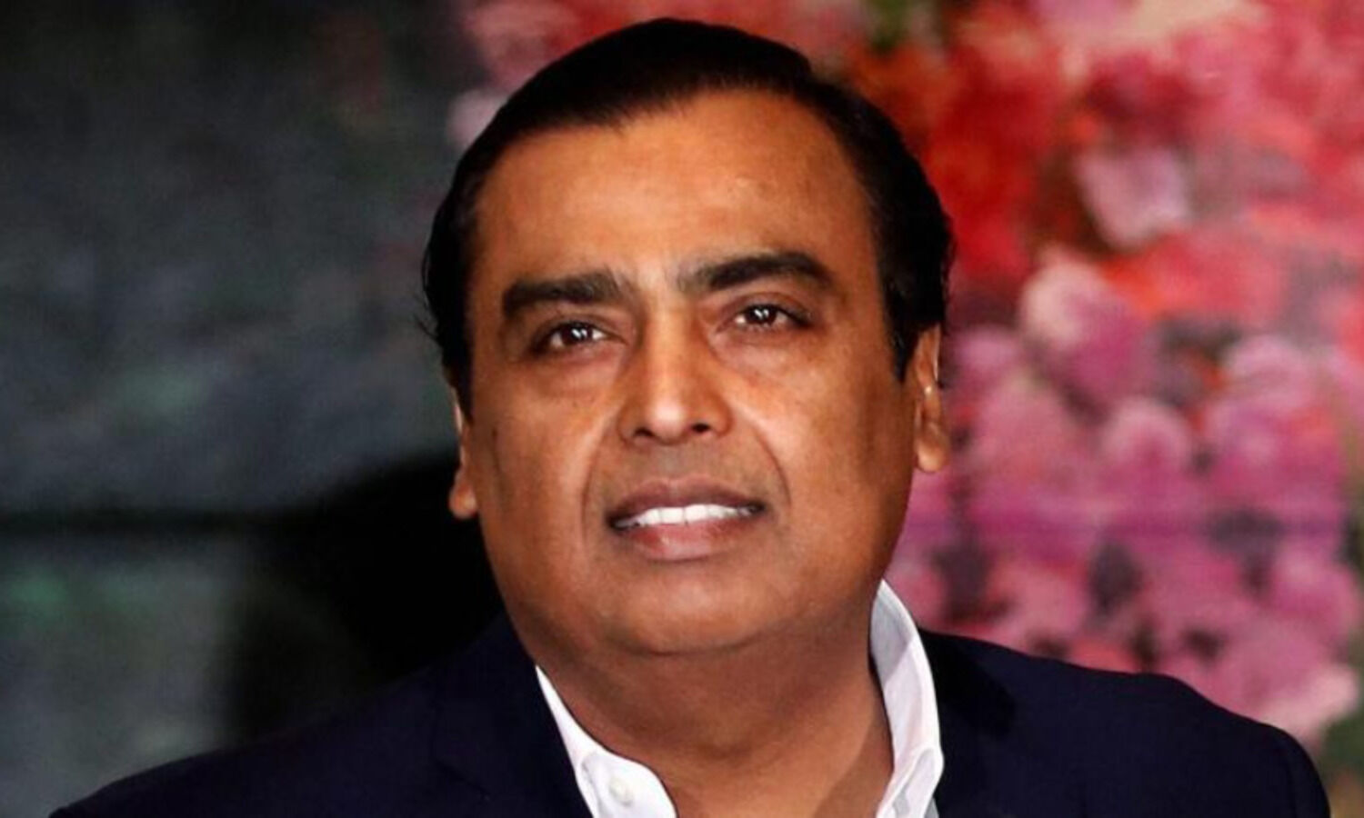 Owner of SUV which caused explosives scare near Ambanis house found dead