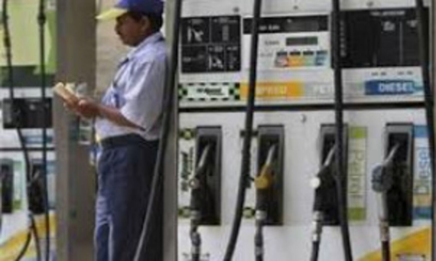 Petrol, diesel prices steady even as crude boils