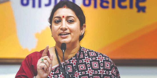 Smriti Irani attacks Rahul, accuses him of insulting people of Amethi Smriti Irani attacks Rahul, accuses him of insulting people of Amethi