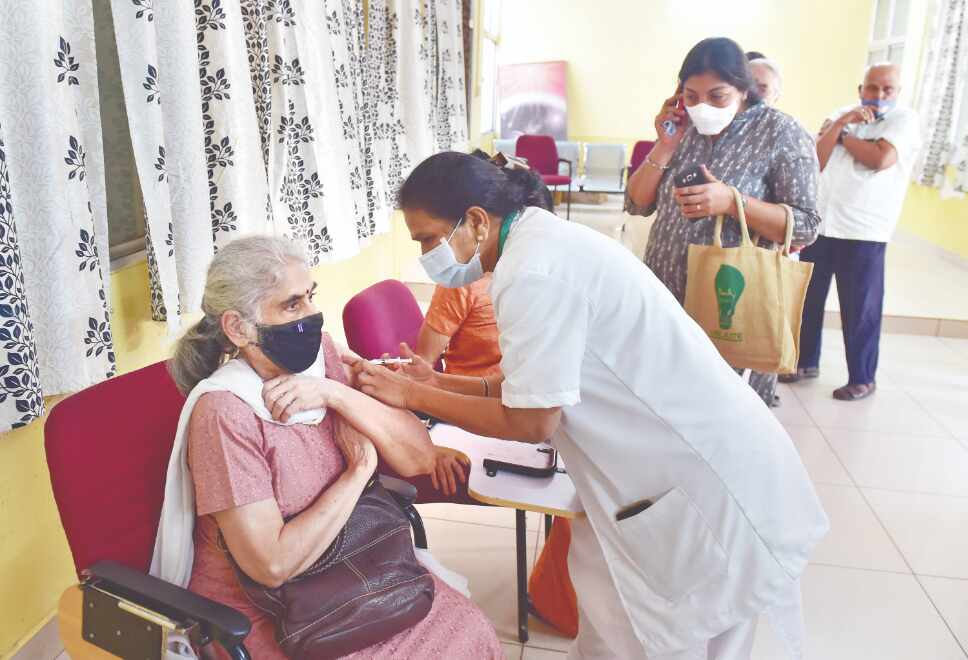 India logs over 18,000 cases for 2nd day in a row, recovery rate drops India logs over 18,000 cases for 2nd day in a row, recovery rate drops