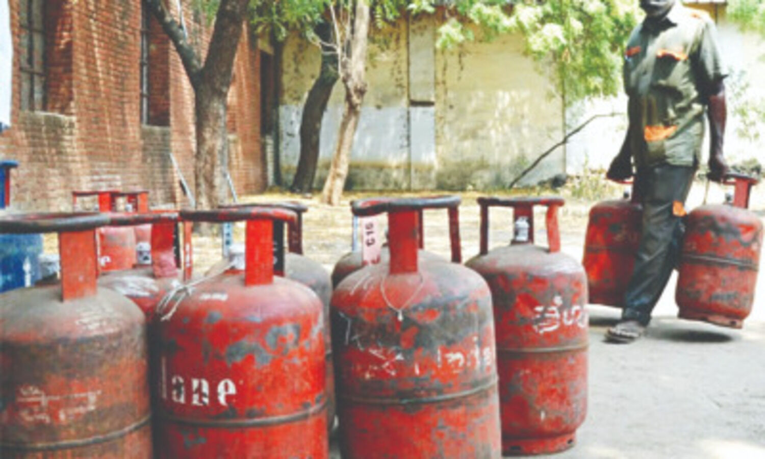 LPG price double in seven years; tax   collection on fuel up 459%: Pradhan