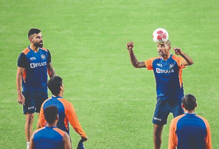 Tough calls between Dhawan/Rahul, Chahar/Bhuvneshwar Tough calls between Dhawan/Rahul, Chahar/Bhuvneshwar