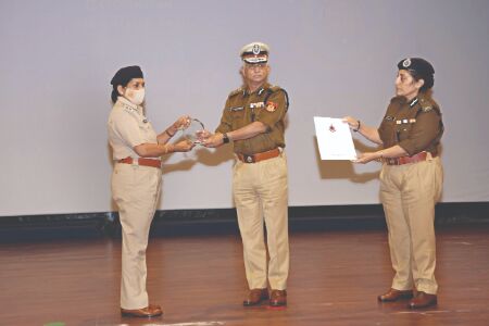 Delhi CP honours 22 women police personnel for their commendable work Delhi CP honours 22 women police personnel for their commendable work