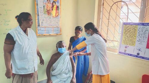100-yr-old woman gets the jab in Balurghat