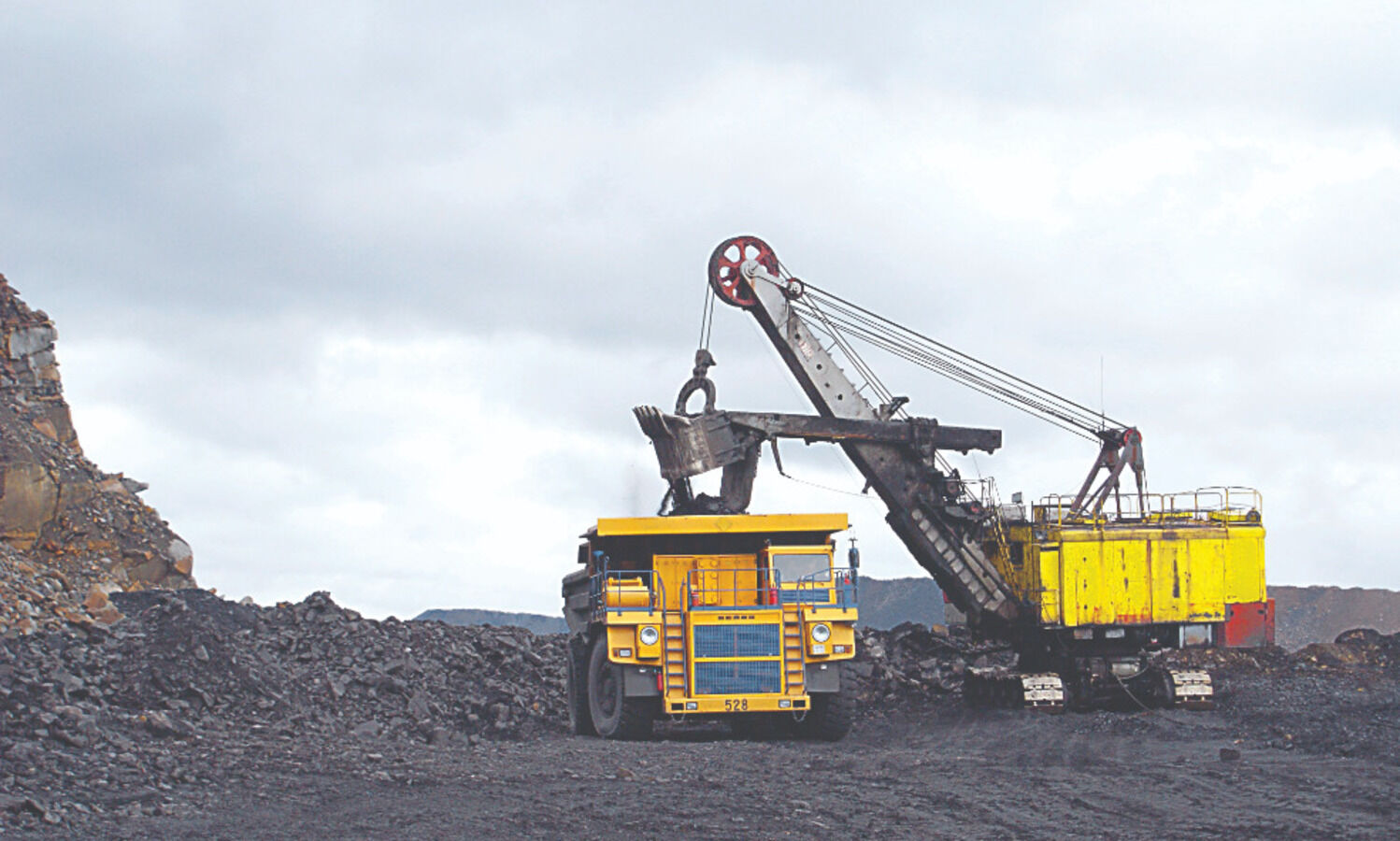 Govt identifies 15 new projects with 160 mtpa capacity: Joshi