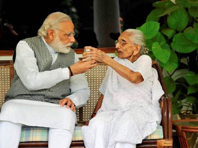 PM Modis nonagenarian mother Hiraba gets vaccinated